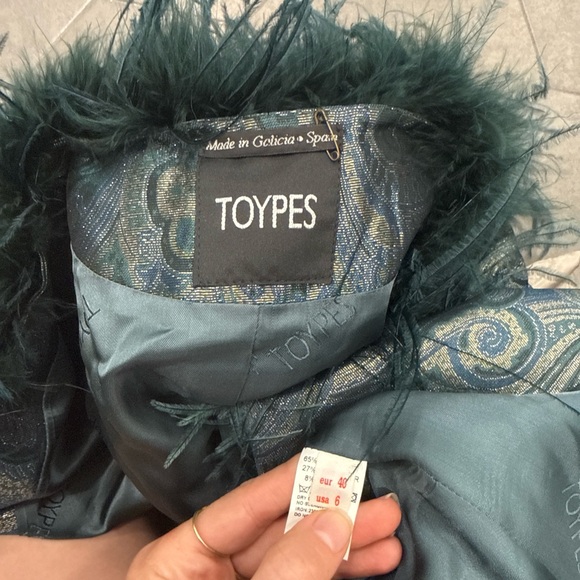 Elegant Teal Paisley Women's Suit - Picture 10 of 11